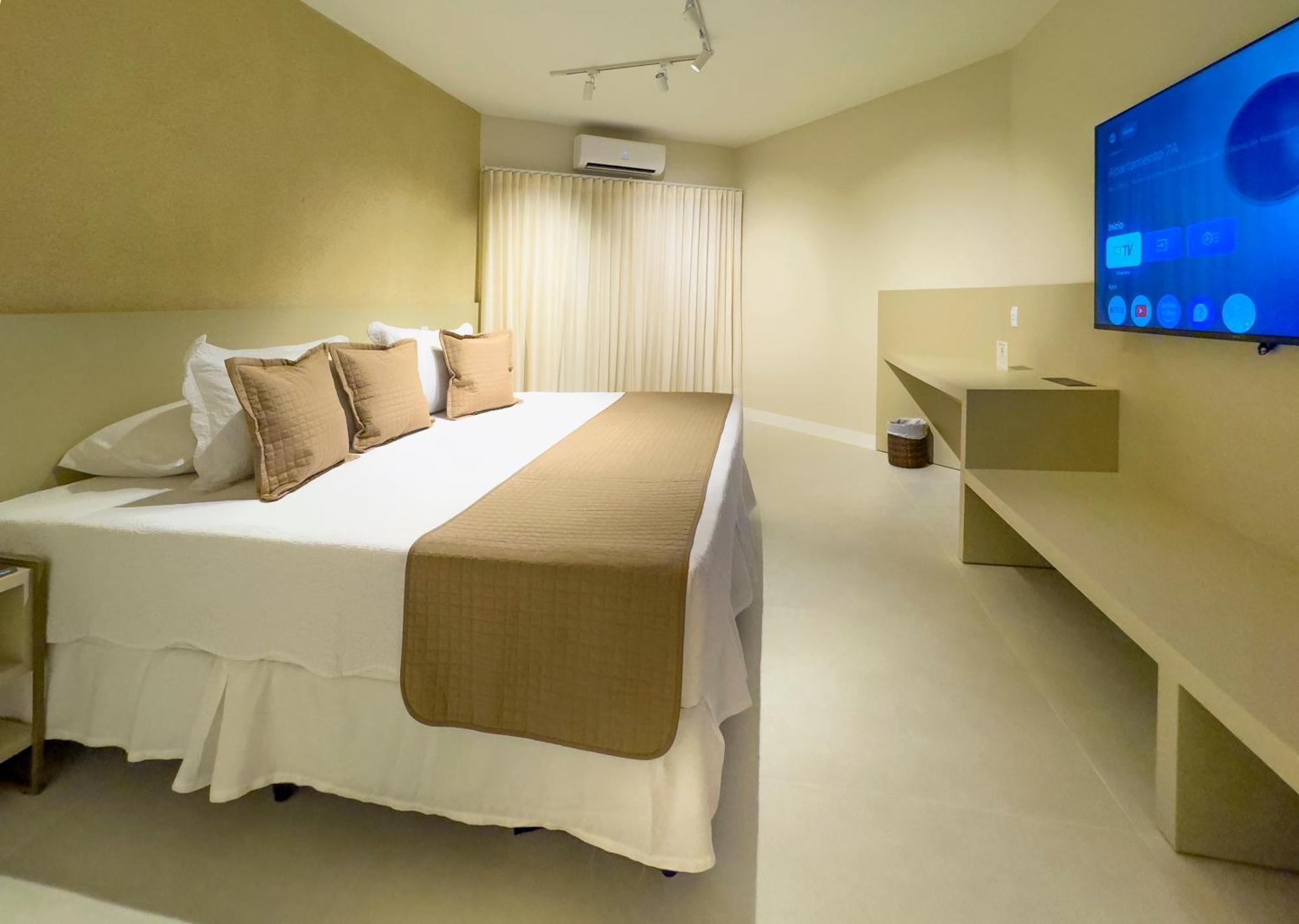 Suite with Bath Tub and Balcony,1617845204:JPEG